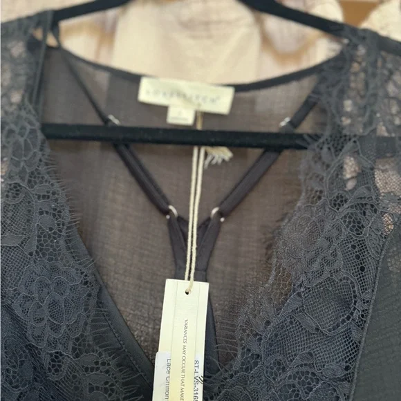 Lovestitch Odette Lace Top Size L in Black - Picture 3 of 3